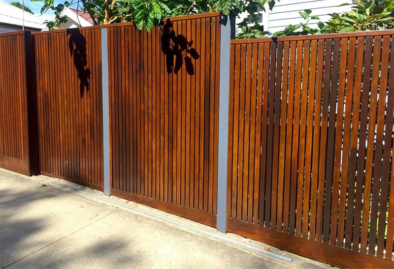 cổng hàng rào gỗ nhựa