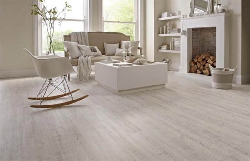 sàn gỗ màu trắng phù hợp với hầu hết các không gian khác nhau