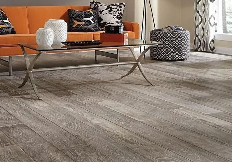với nhiều ưu điểm sàn nhựa giả gỗ dùng lát cho nhiều không gian khác nhau