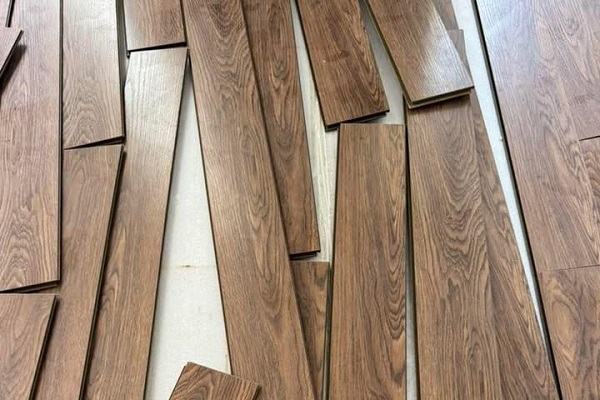 Sàn gỗ tự nhiên cũ Sàn gỗ tự nhiên cũ