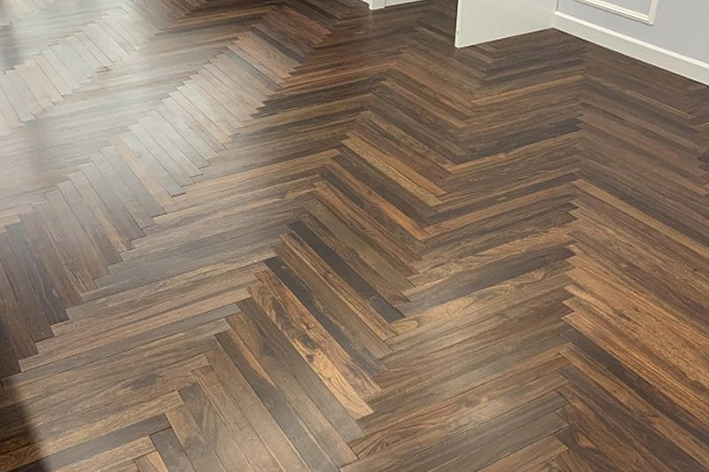 sàn gỗ chiu liu xương cá 01 sàn gỗ chiu liu xương cá 01